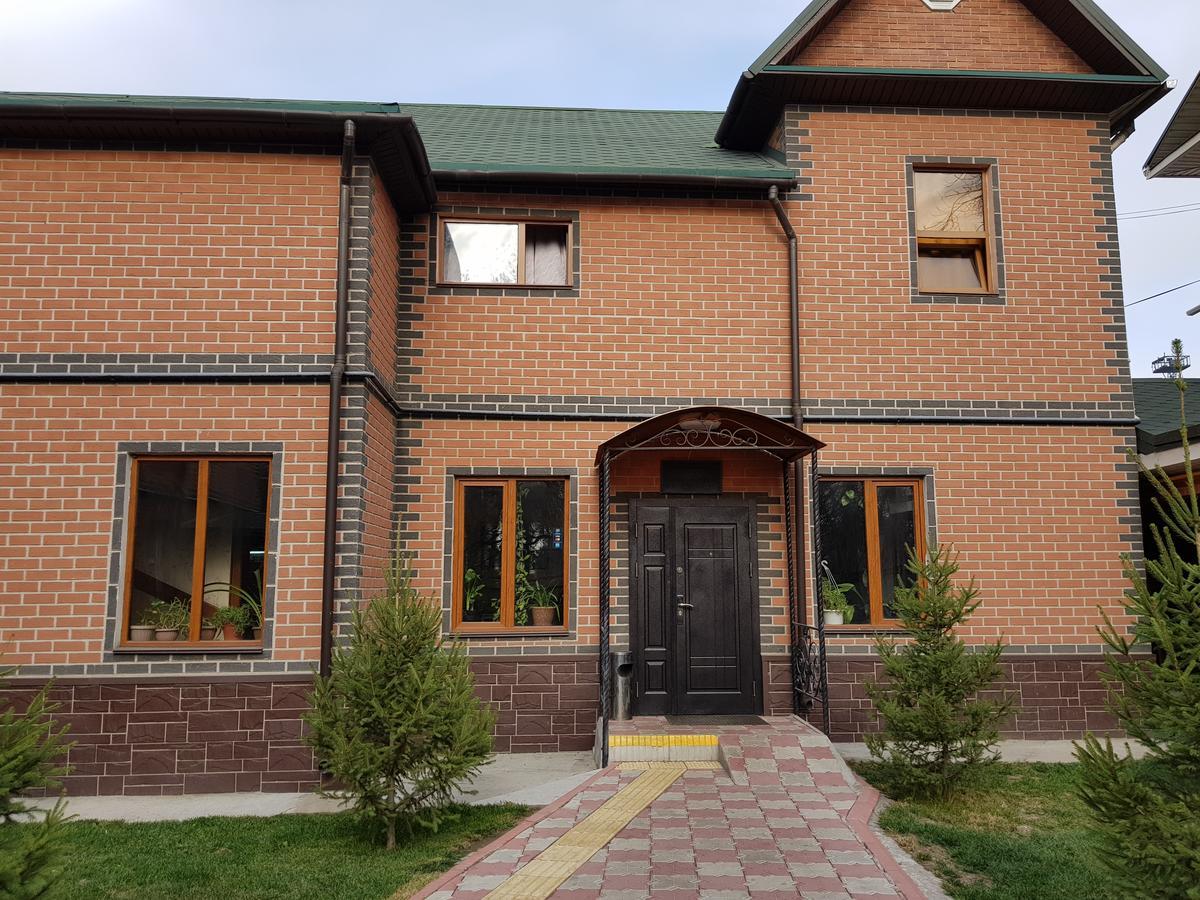 Mini Hotel Leila Almaty Exterior foto